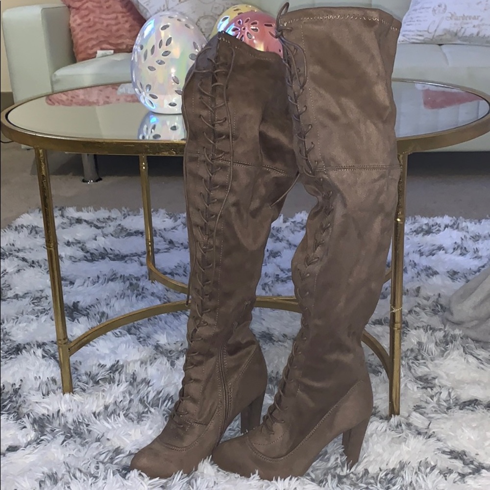 Fashion Nova boots